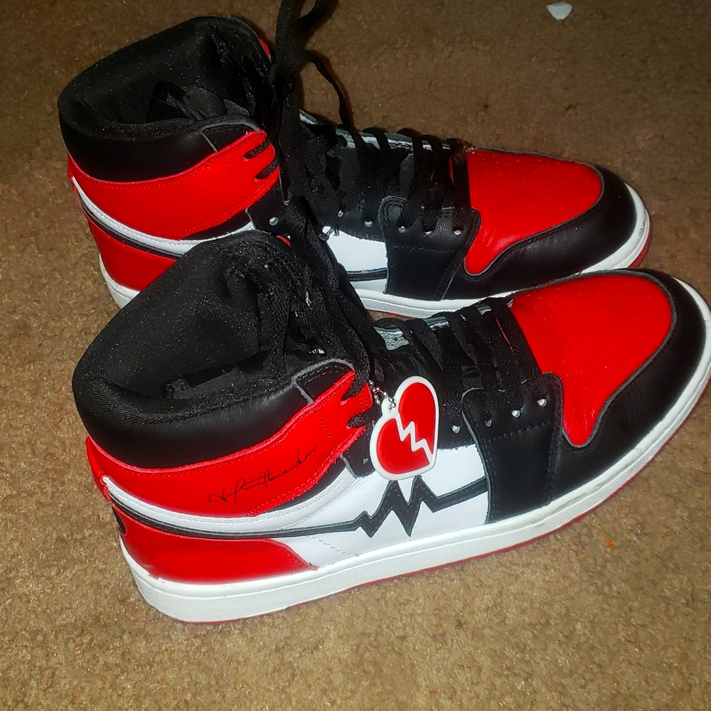 Red Heart Breaker Shoes(fresh and new) with black laces also (red/white laces)